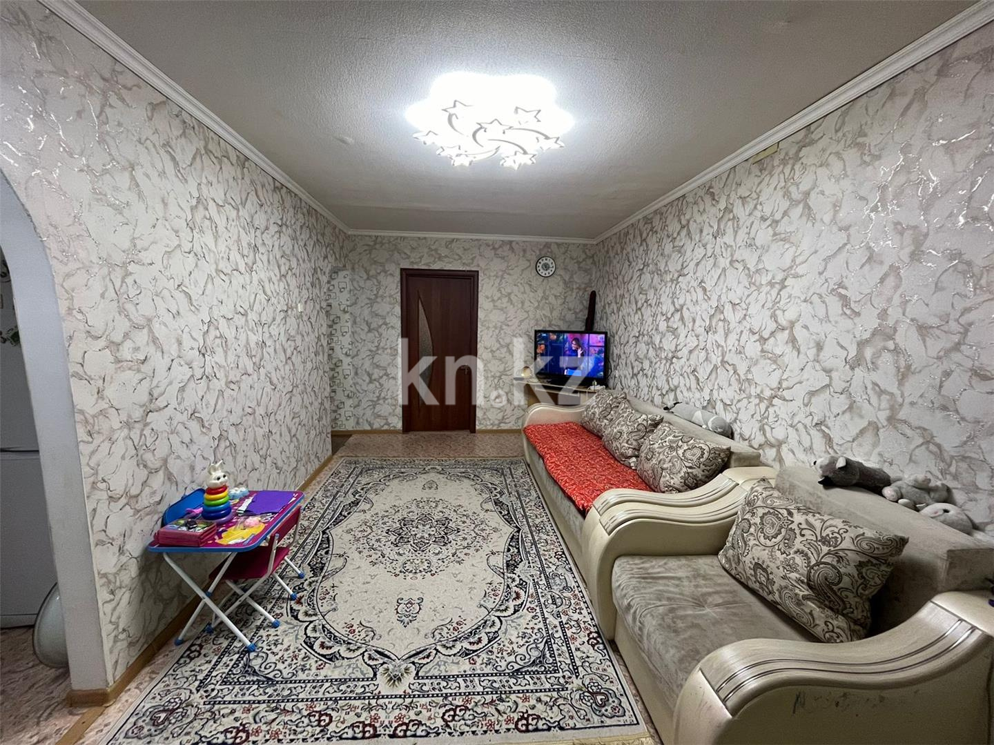 Продажа 2-комнатной квартиры, 44 м², мкр-н 12 в Караганде - фото 2