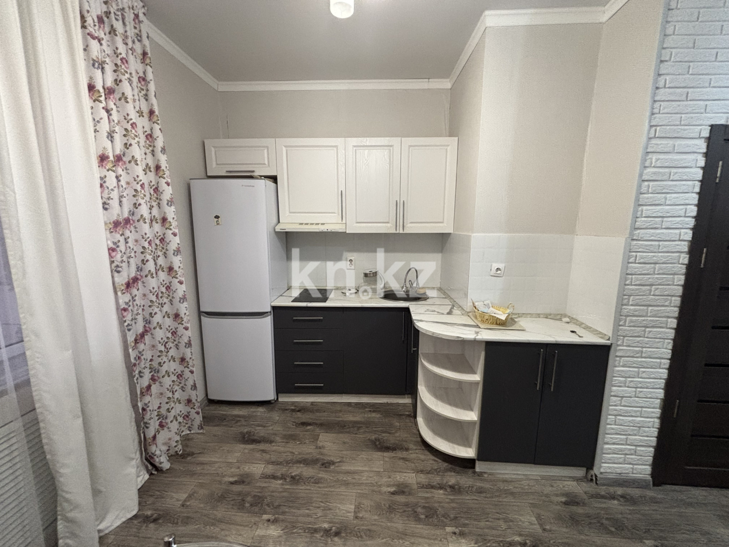 Продажа 1-комнатной квартиры, 40.2 м², пр. Шахтеров, дом  52Б в Караганде - фото 6