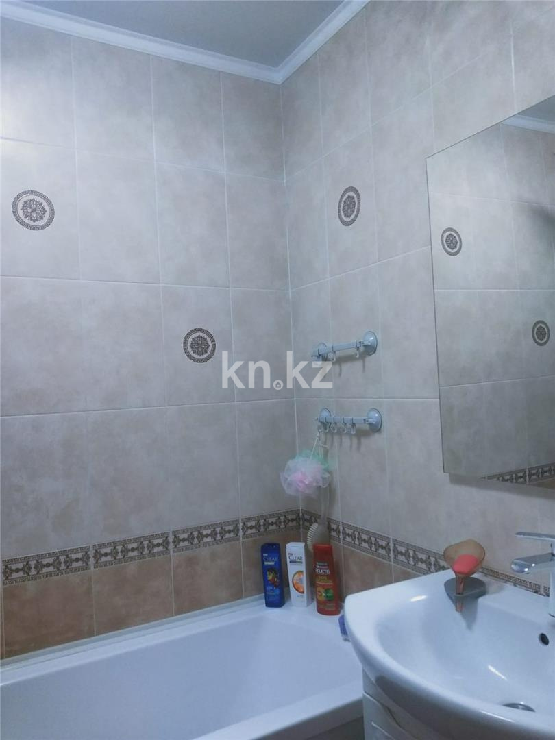 Продажа 3-комнатной квартиры, 64 м², мкр-н Восток-3 в Караганде - фото 19