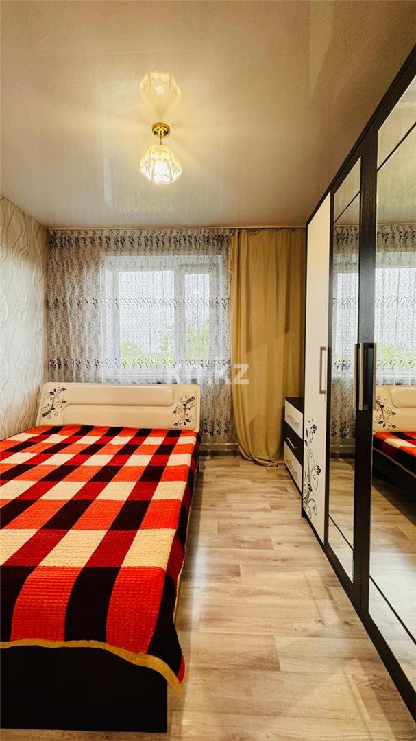 Продажа 3-комнатной квартиры, 48 м², 17-й мкр., дом  52 в Караганде - фото 3