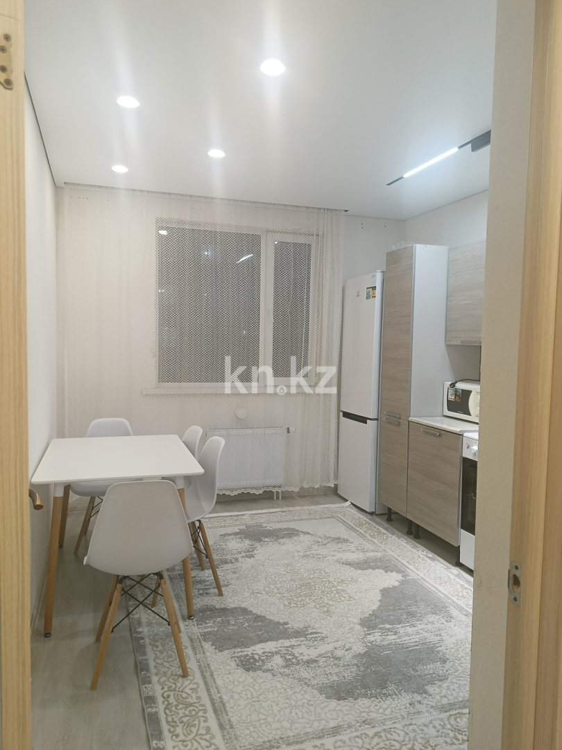 Аренда 1-комнатной квартиры, 40 м² в Астане