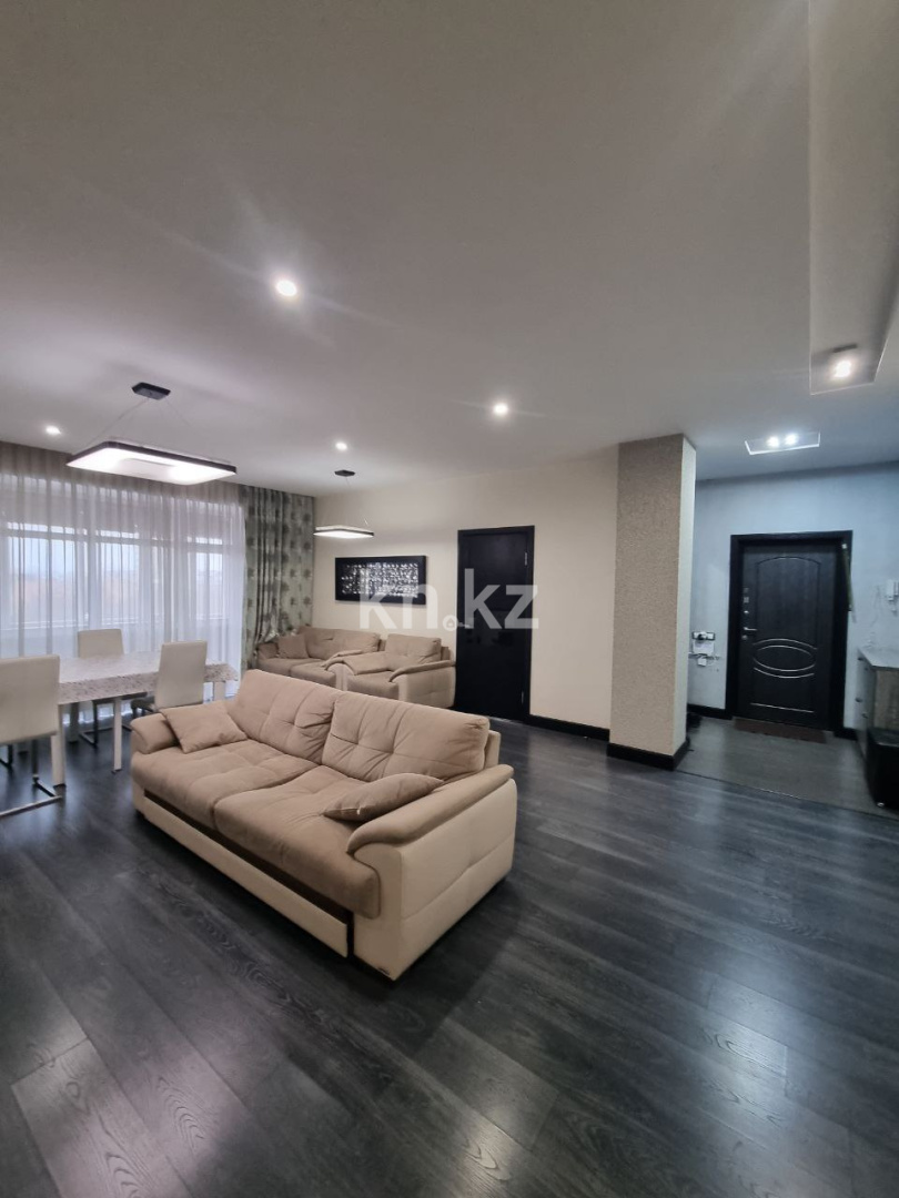 Продажа 4-комнатной квартиры, 160 м², ул. Аманжолова, дом  65/4 в Караганде - фото 3