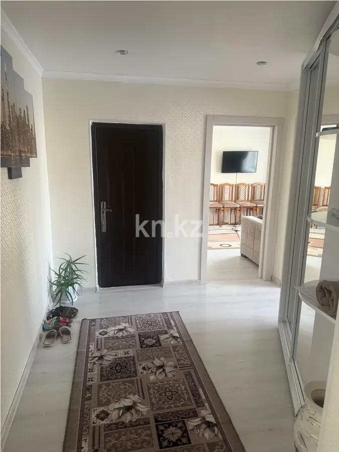 Продажа 4-комнатной квартиры, 75 м², мкр-н Голубые Пруды, дом  13 в Караганде - фото 9