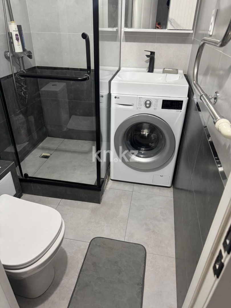 Продажа 2-комнатной квартиры, 47 м², Сайран, дом  9 в Алматы - фото 3