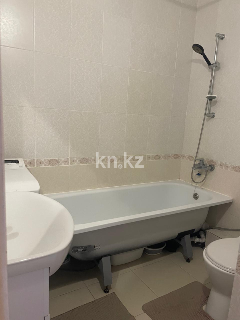 Продажа 3-комнатной квартиры, 75.9 м², ул. Сауран, дом  4 - ул. Достык в Астане - фото 8