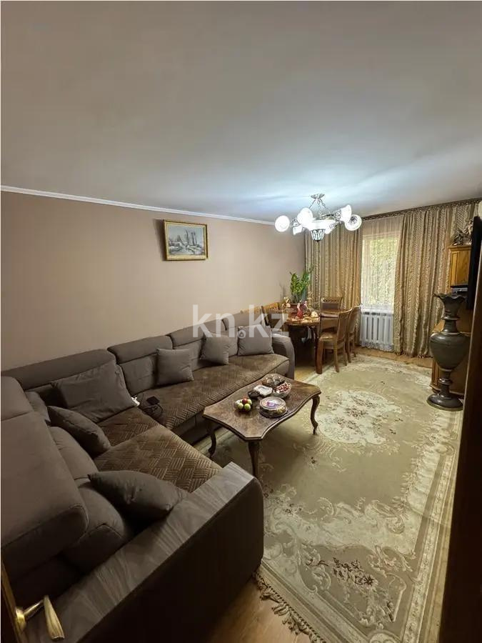 Продажа 4-комнатной квартиры, 81.5 м², мкр-н Аксай-4, дом  34 в Алматы