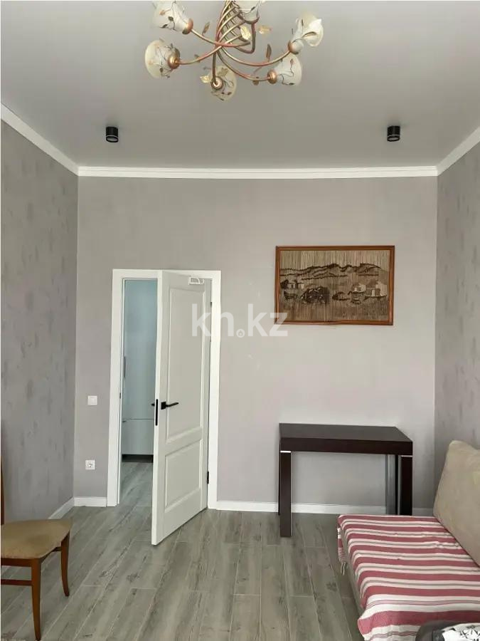 Продажа 1-комнатной квартиры, 38 м², пр. Шахтеров, дом  20/4 в Караганде - фото 2
