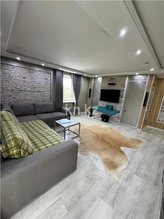 Продажа 2-комнатной квартиры, 43 м², ул. Алиханова, дом  22/1 в Караганде