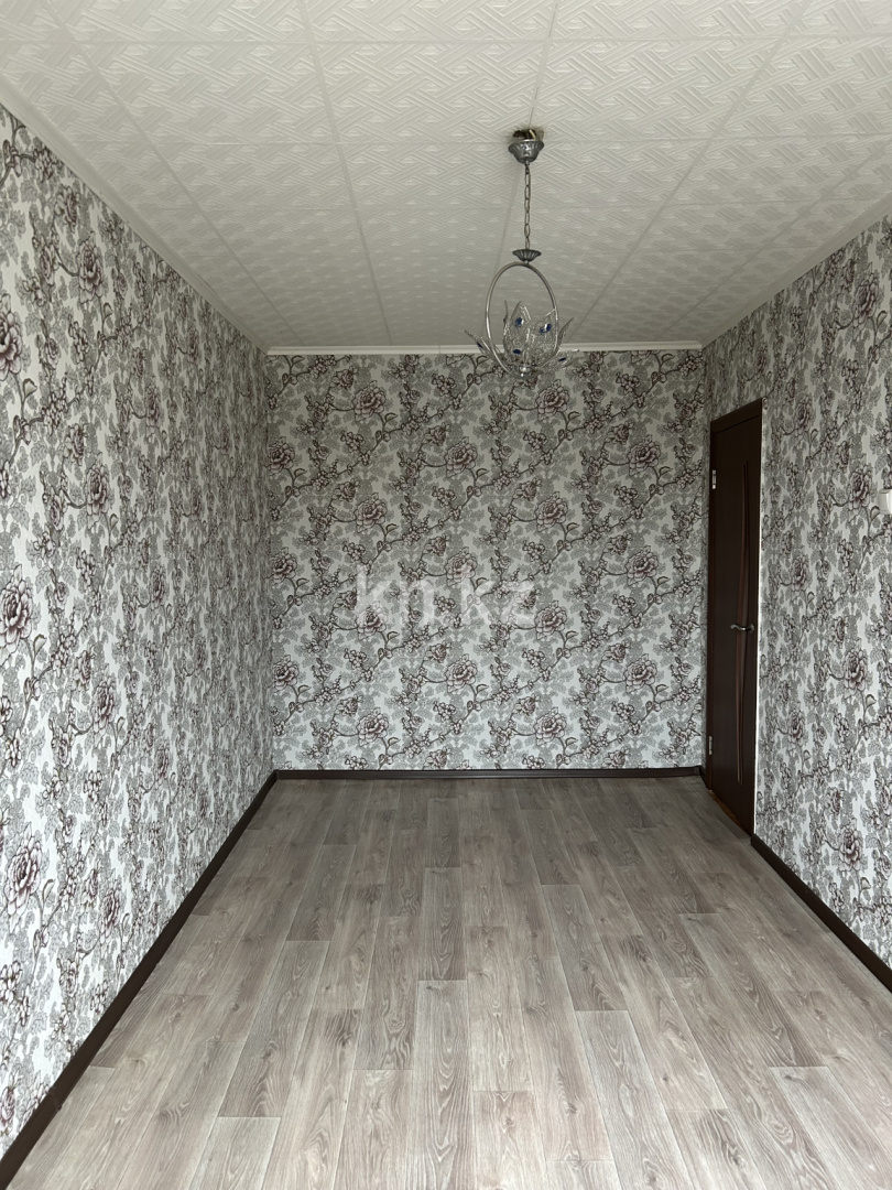 Продажа 4-комнатной квартиры, 76.3 м², 1 кв-л, дом  2 в Караганде - фото 2