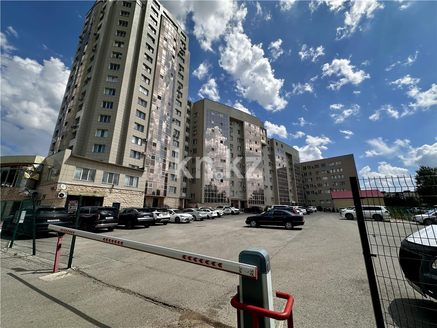 Продажа 3-комнатной квартиры, 109 м², пр. Республики, дом  42 в Караганде - фото 29