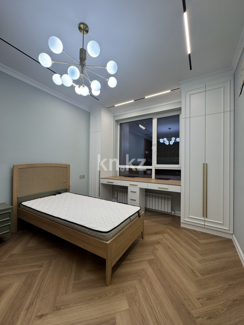 Продажа 3-комнатной квартиры, 115 м², ул. Утеген батыра, дом  11д в Алматы - фото 19