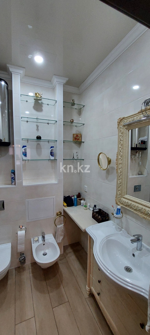 Продажа 4-комнатной квартиры, 145 м², ул. Аманжолова, дом  41 в Караганде - фото 14