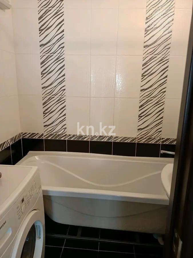 Продажа 1-комнатной квартиры, 37 м², мкр-н Гульдер-1, дом  13 в Караганде - фото 3