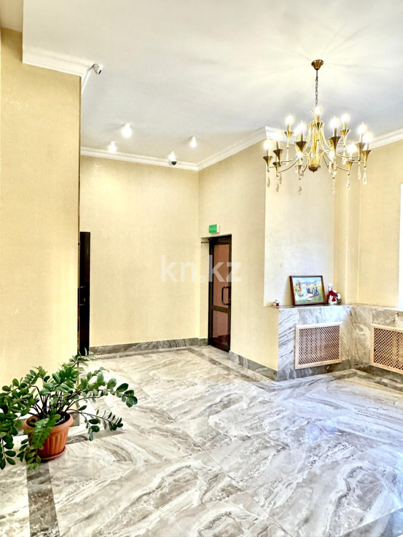 Продажа 3-комнатной квартиры, 130 м², ул. Достык, дом  13 в Астане - фото 22