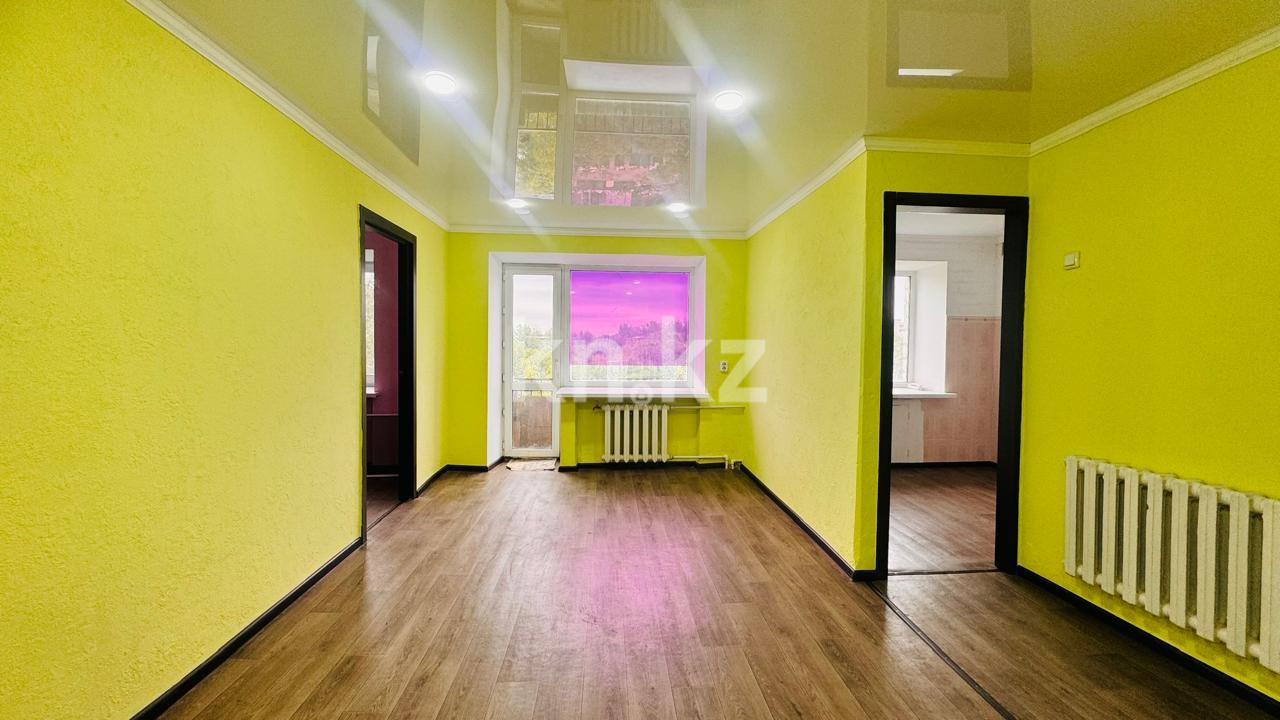 Продажа 2-комнатной квартиры, 43 м², 12 мкр. в Караганде