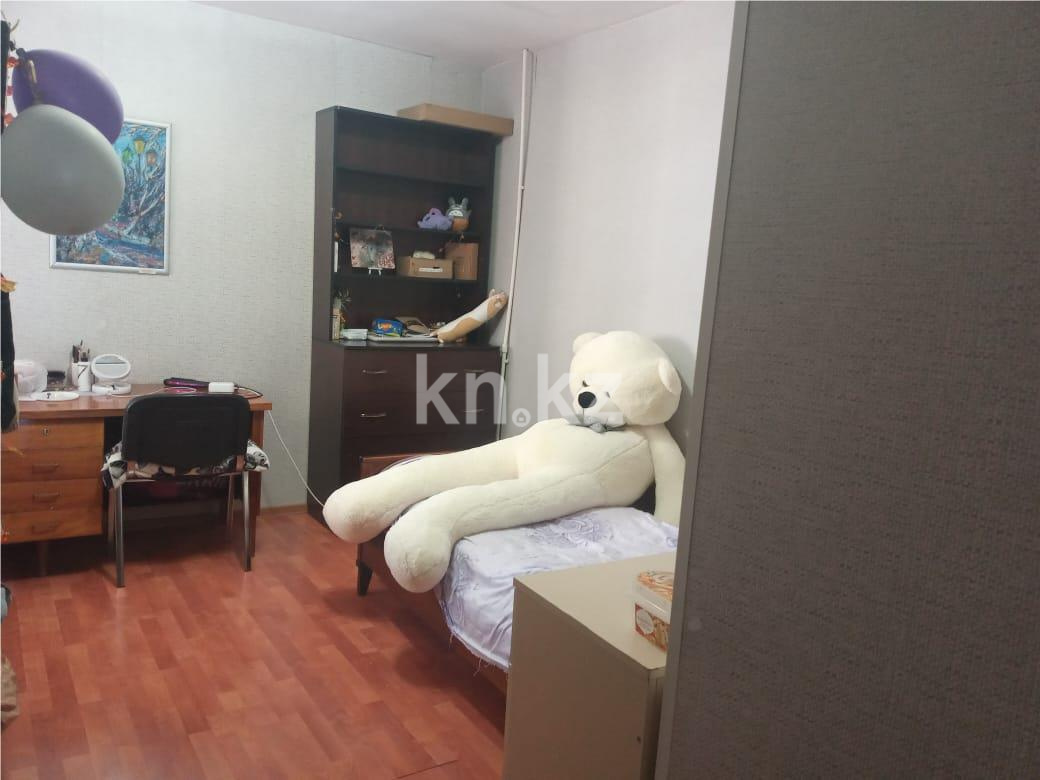 Продажа 4-комнатной квартиры, 80 м², пр. Бухар-жырау в Караганде - фото 4