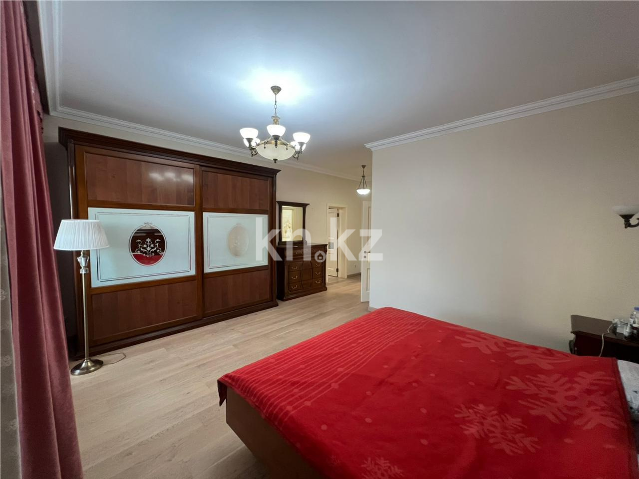 Продажа 4-комнатной квартиры, 188 м², ул. Аманжолова в Караганде - фото 7