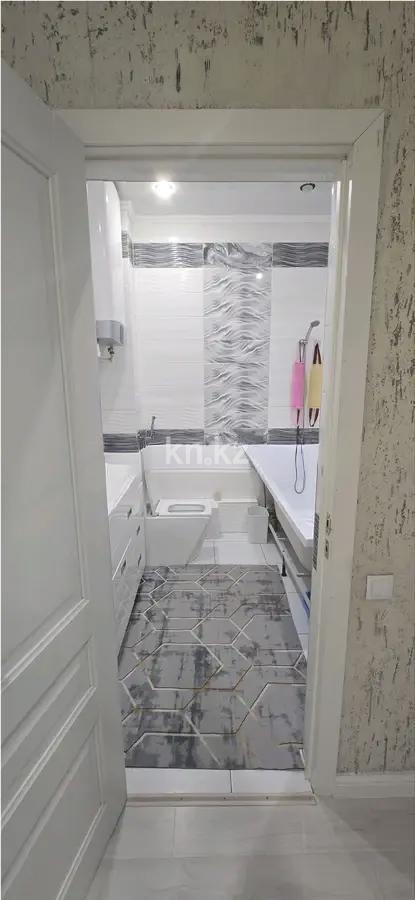 Продажа 3-комнатной квартиры, 93 м², пр. Сейфуллина, дом  10/1 в Караганде - фото 5
