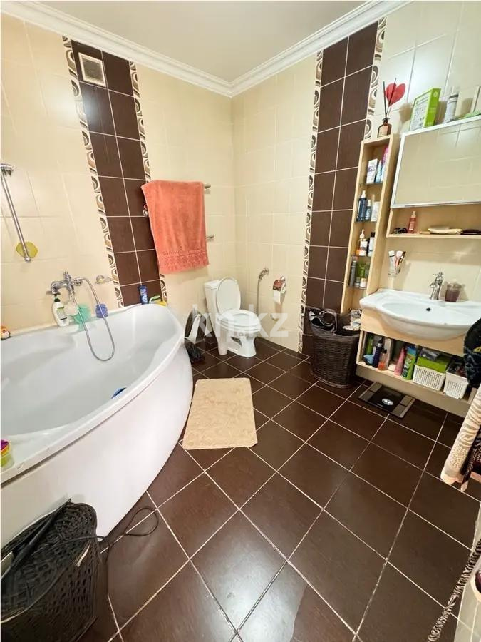 Продажа 4-комнатной квартиры, 136.7 м², ул. Кенесары, дом  65 в Астане - фото 6