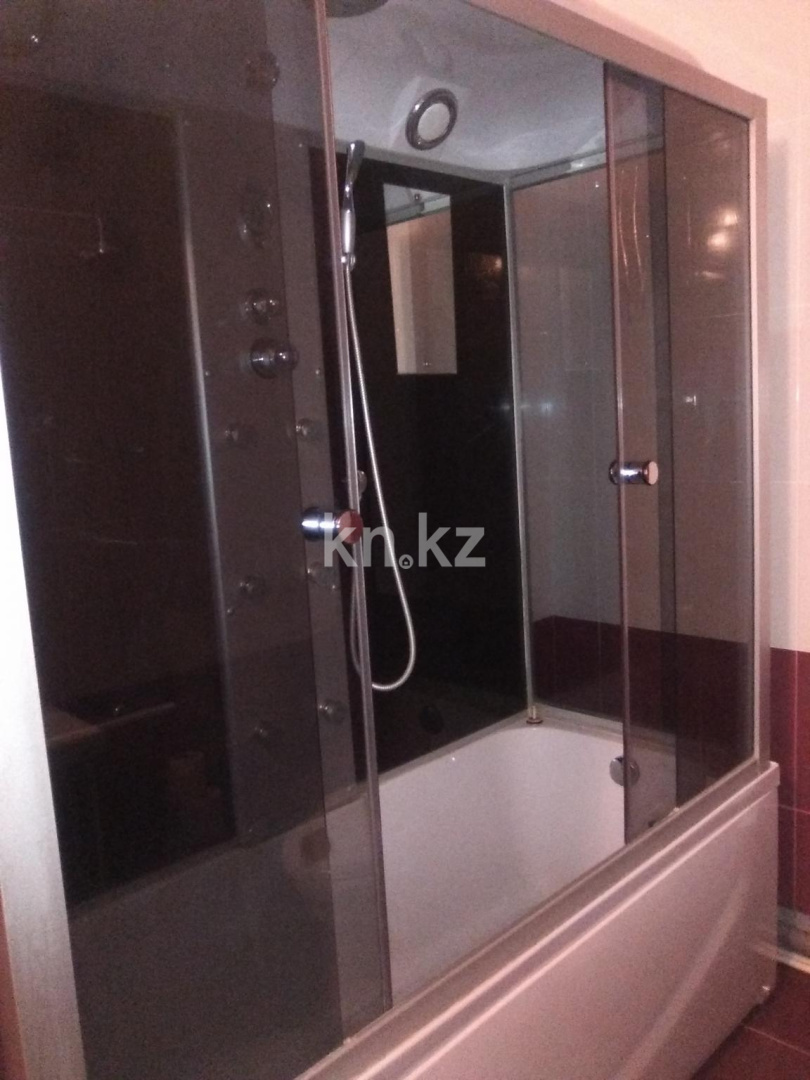 Аренда 2-комнатной квартиры посуточно, 56 м², ул. Победы, дом  105 в Уральске - фото 6