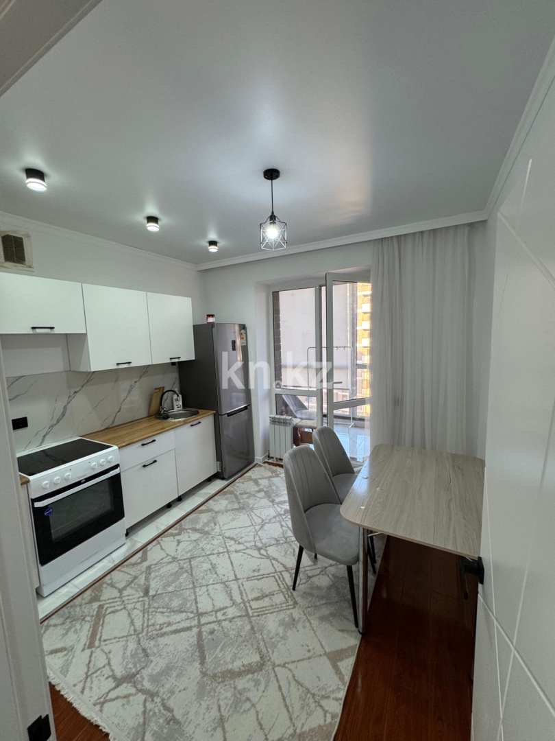 Аренда 1-комнатной квартиры, 40 м² в Астане