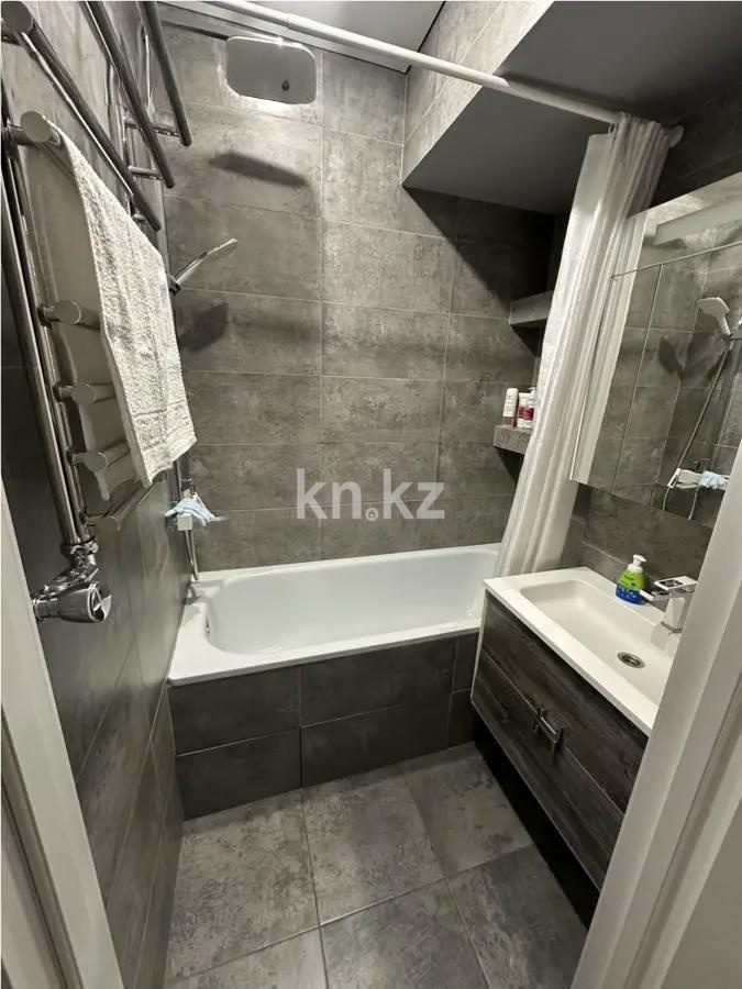 Продажа 2-комнатной квартиры, 67 м², мкр-н Самал-1, дом  33 в Алматы - фото 4