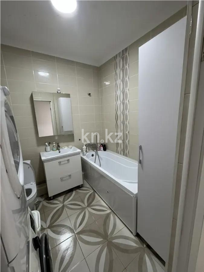 Продажа 2-комнатной квартиры, 76.3 м², мкр. Аксай-4, дом  121 в Алматы - фото 4