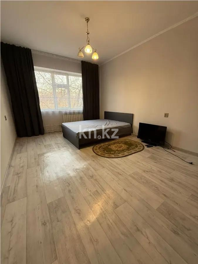 Продажа 1-комнатной квартиры, 39 м², мкр-н Аксай-1, дом  5 в Алматы