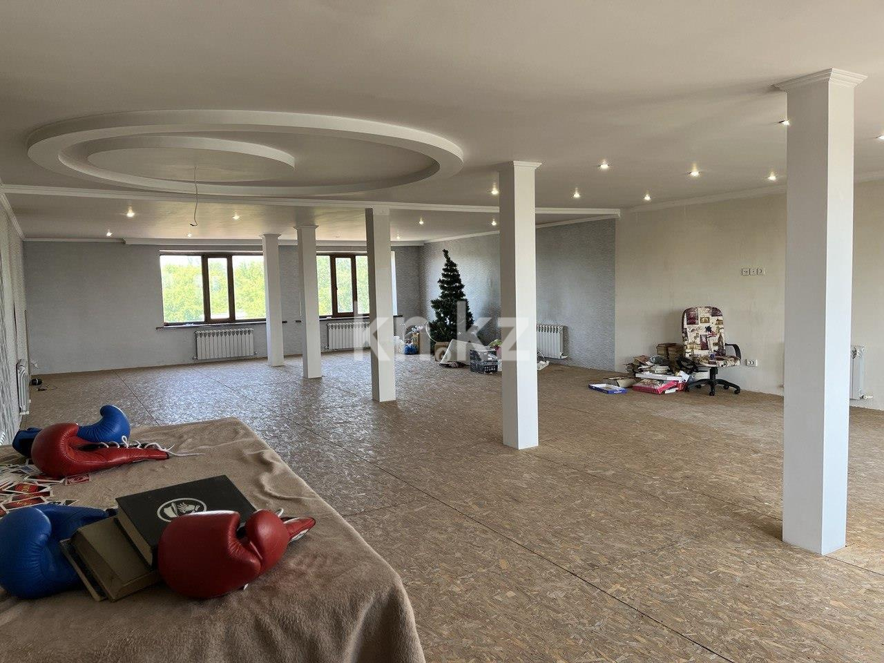 Продажа 8-комнатного дома, 478 м², ул. Жанибекова в Караганде - фото 11