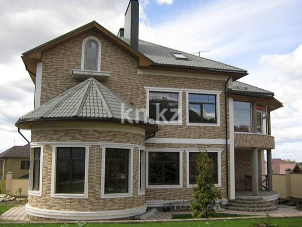 Аренда 5-комнатного дома, 200 м², ул. Митченко в Астане