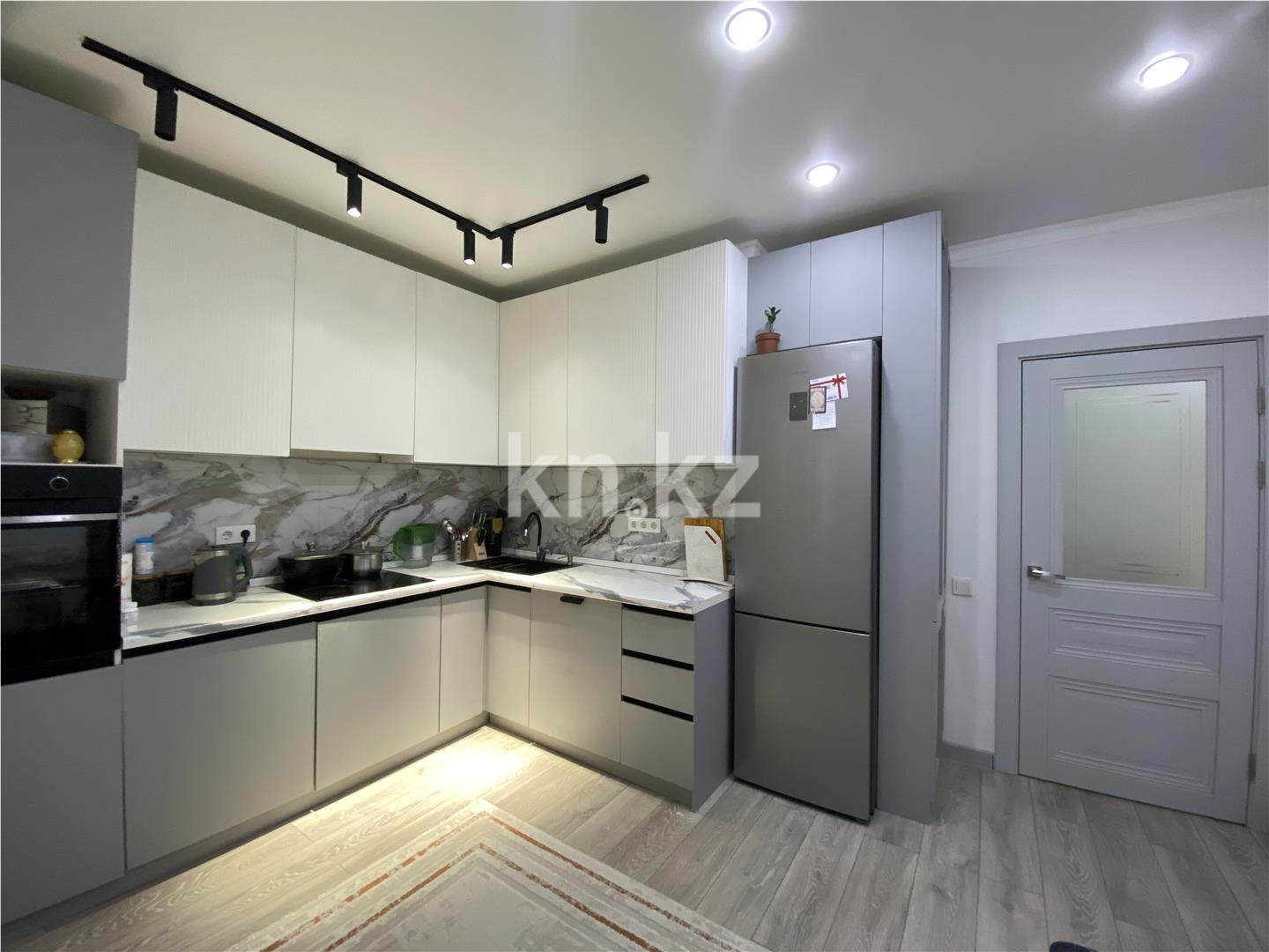 Продажа 2-комнатной квартиры, 60 м², пр. Тауелсыздык в Астане - фото 3