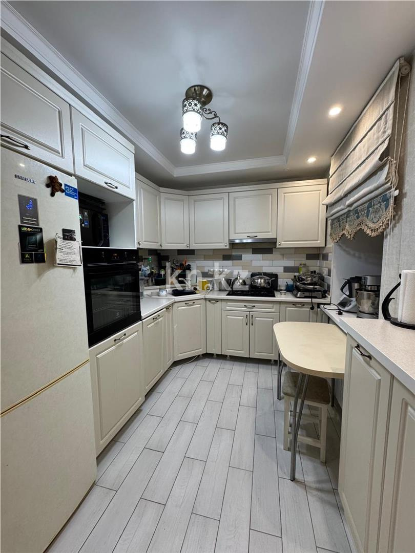 Продажа 3-комнатной квартиры, 61 м², ул. Аманжолова в Караганде