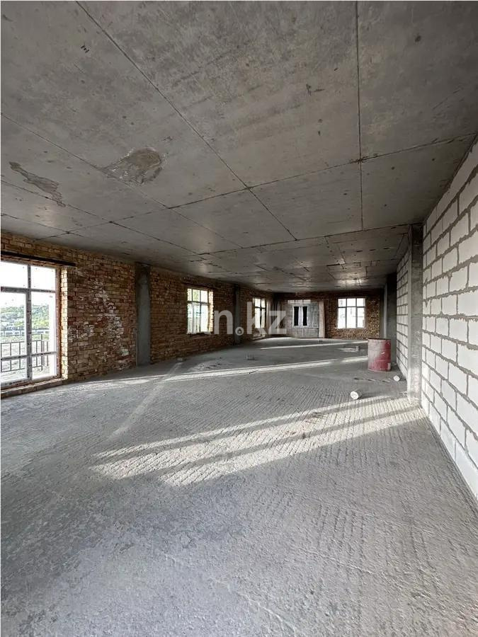 Продажа 4-комнатной квартиры, 143 м², ул. МТФ, дом  3 в Алматы - фото 2