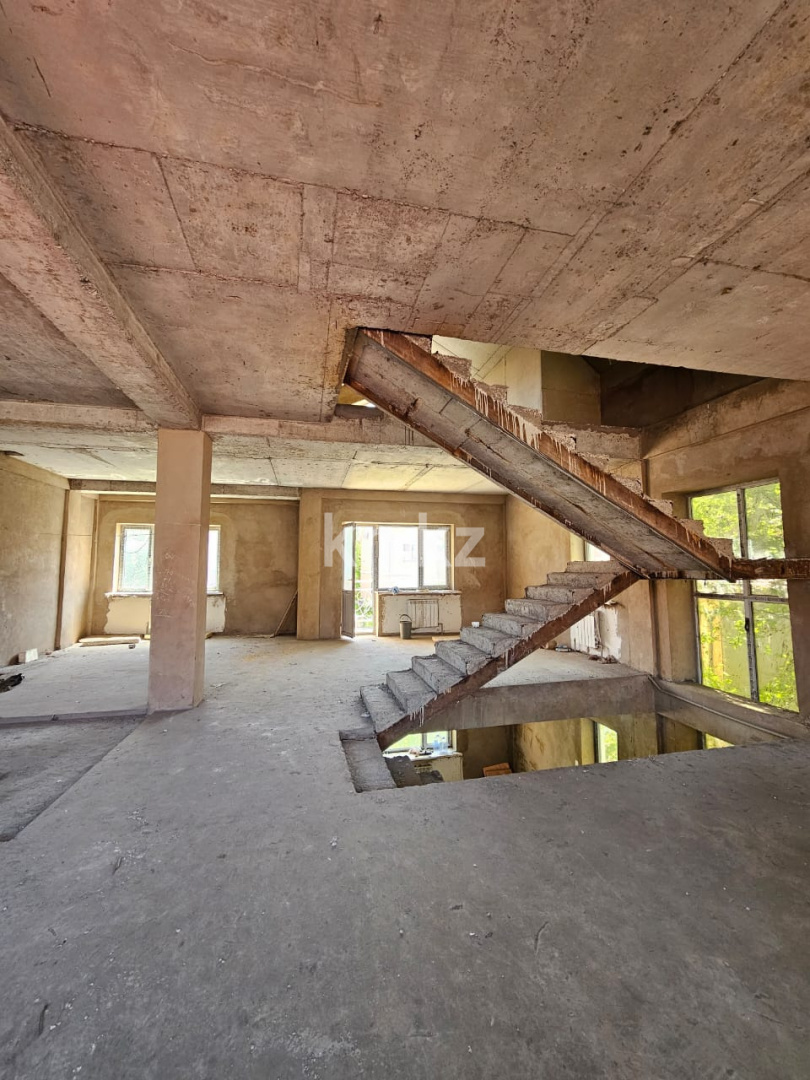 Продажа 5-комнатного дома, 345 м², ул. Айтматова в Алматы - фото 8