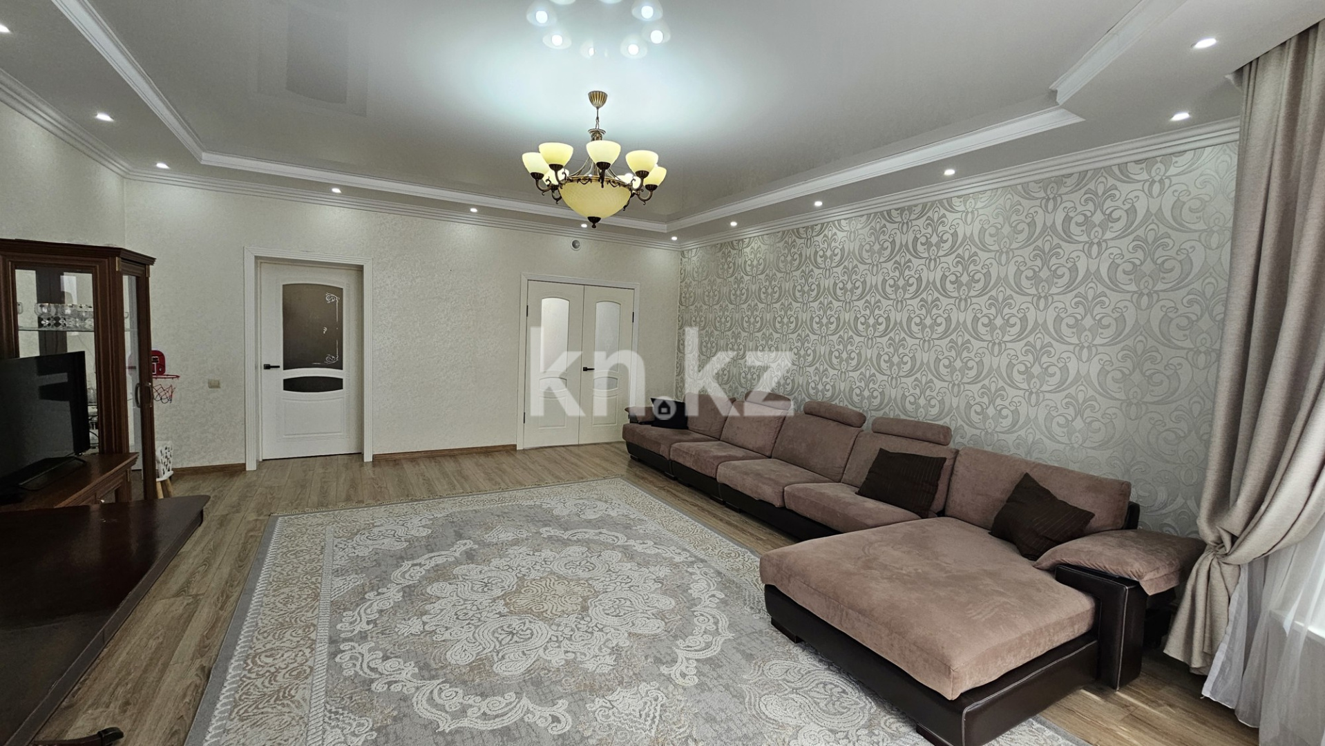 Продажа 4-комнатного дома, 218 м² в Алматы - фото 22