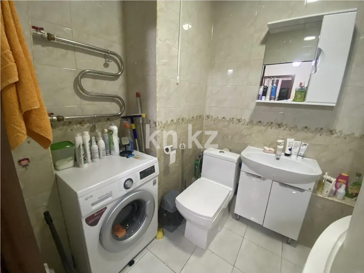 Продажа 3-комнатной квартиры, 58 м², ул. Утеген батыра, дом  17б в Алматы - фото 8