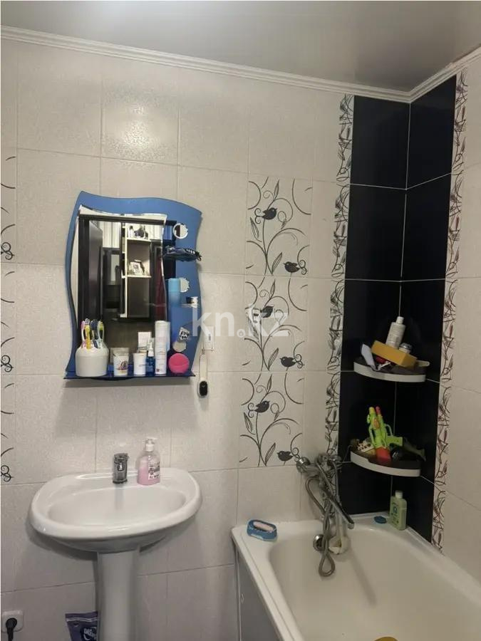 Продажа 3-комнатной квартиры, 61 м², мкр-н 23, дом  35 в Караганде - фото 5
