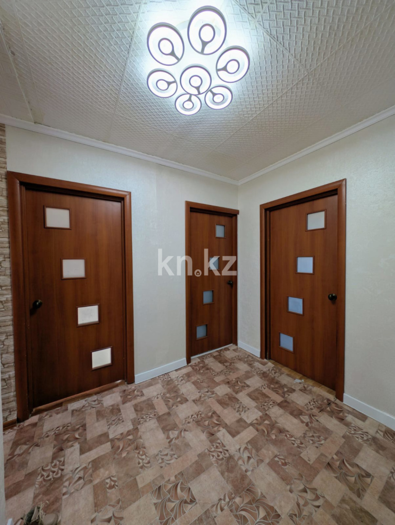 Продажа 3-комнатной квартиры, 62.4 м² в Уральске - фото 6