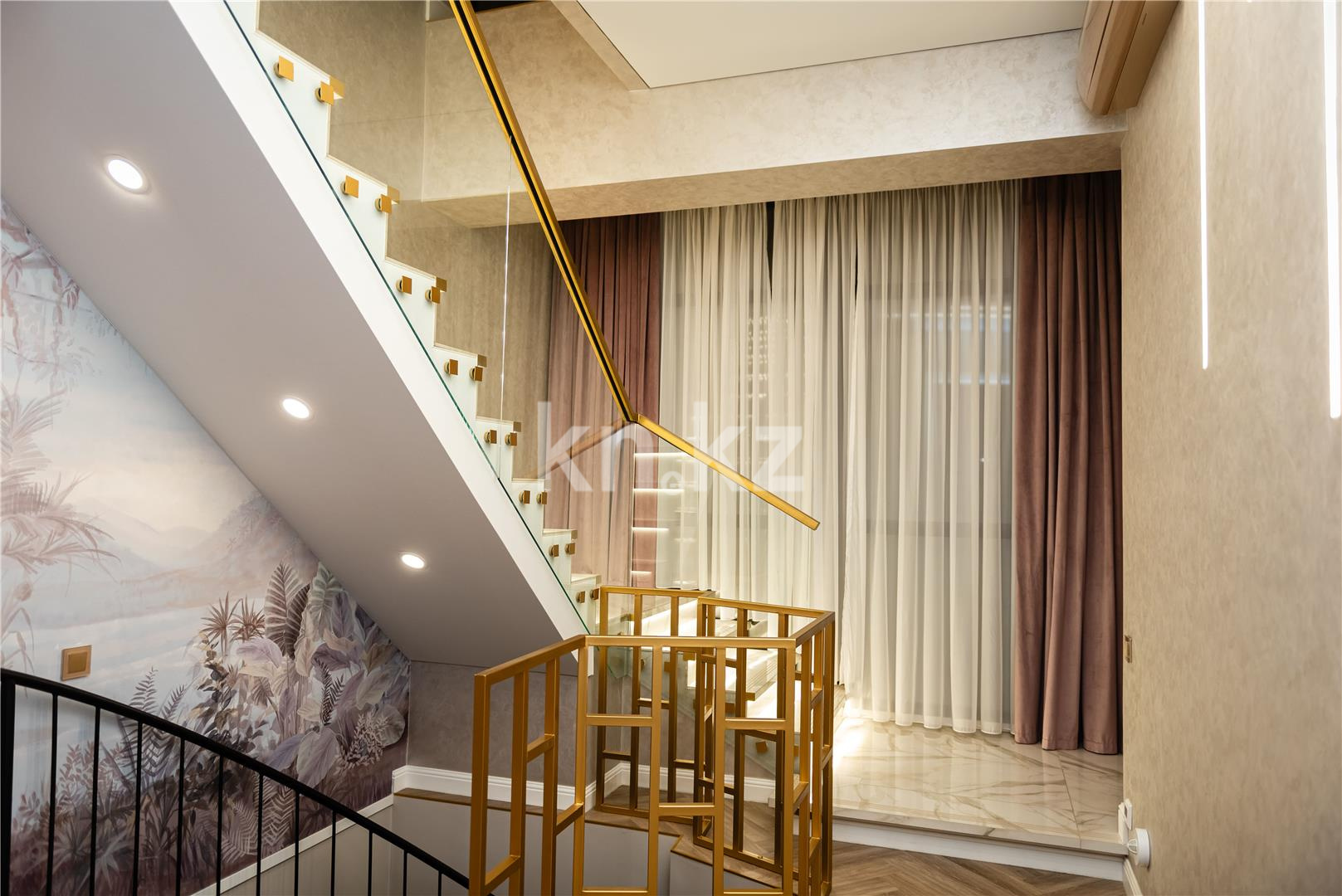 Продажа 6-комнатной квартиры, 345 м², ул. Муканова, дом  53 в Караганде - фото 39