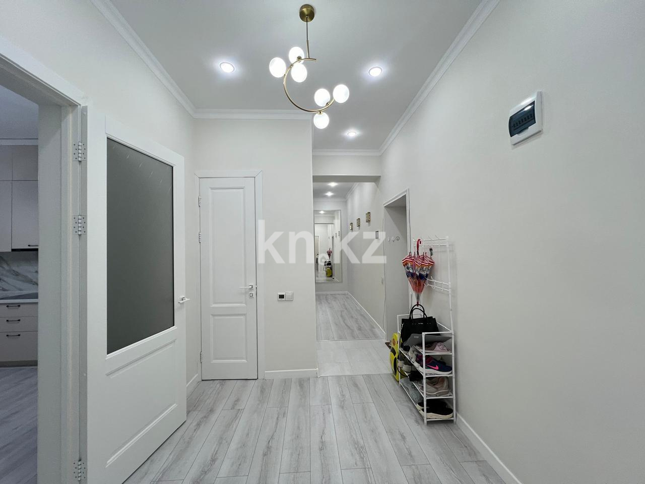 Продажа 3-комнатной квартиры, 95 м², ул. Муканова, дом  1/9 в Караганде - фото 12