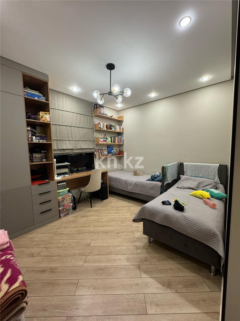 Продажа 4-комнатной квартиры, 103 м², пр. Республики, дом  участок 1/7 в Караганде - фото 11