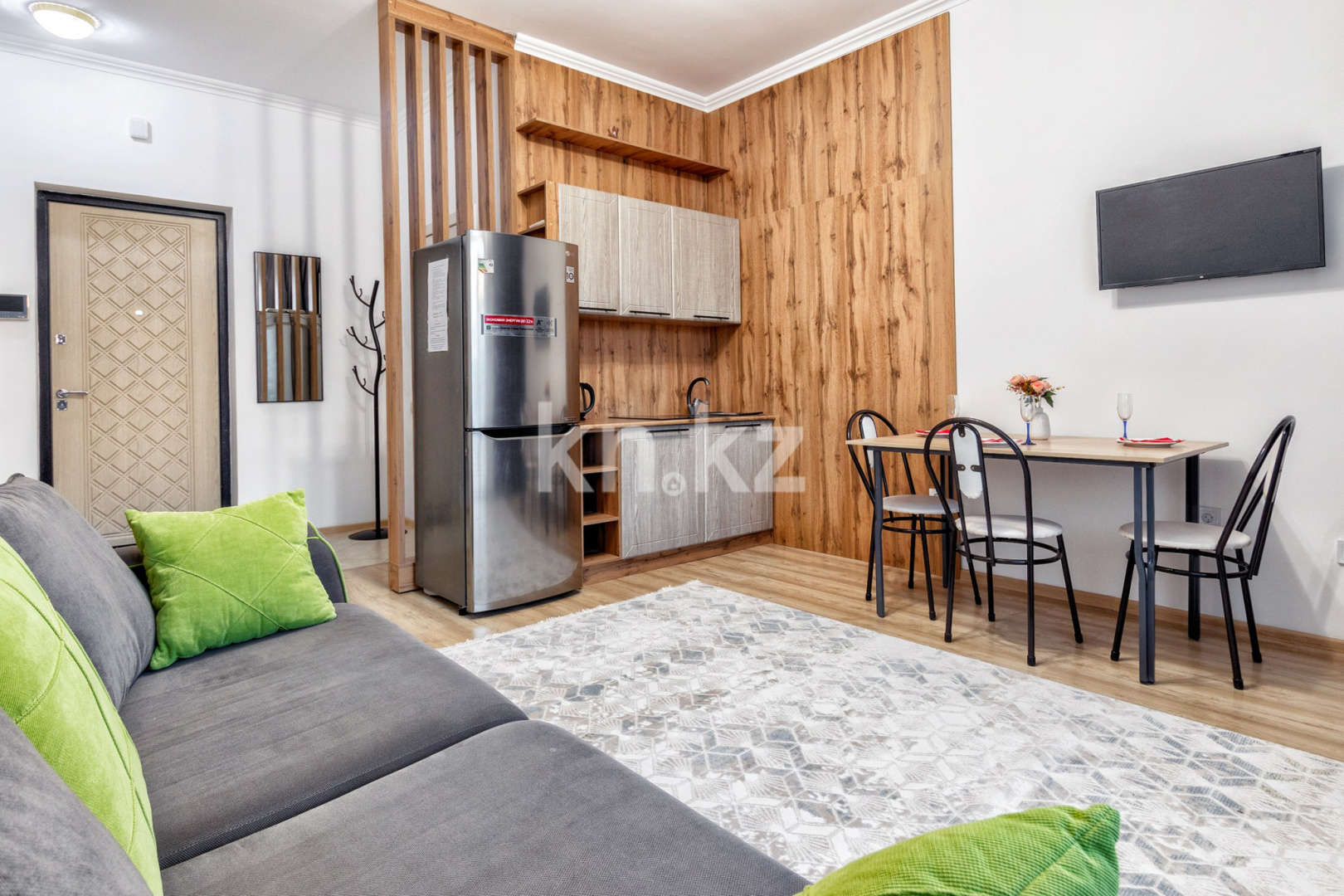 Аренда 2-комнатной квартиры посуточно, 41 м², пр. Кабанбай батыра, дом  60/11 - ул. Гейдара Алиева в Астане - фото 4