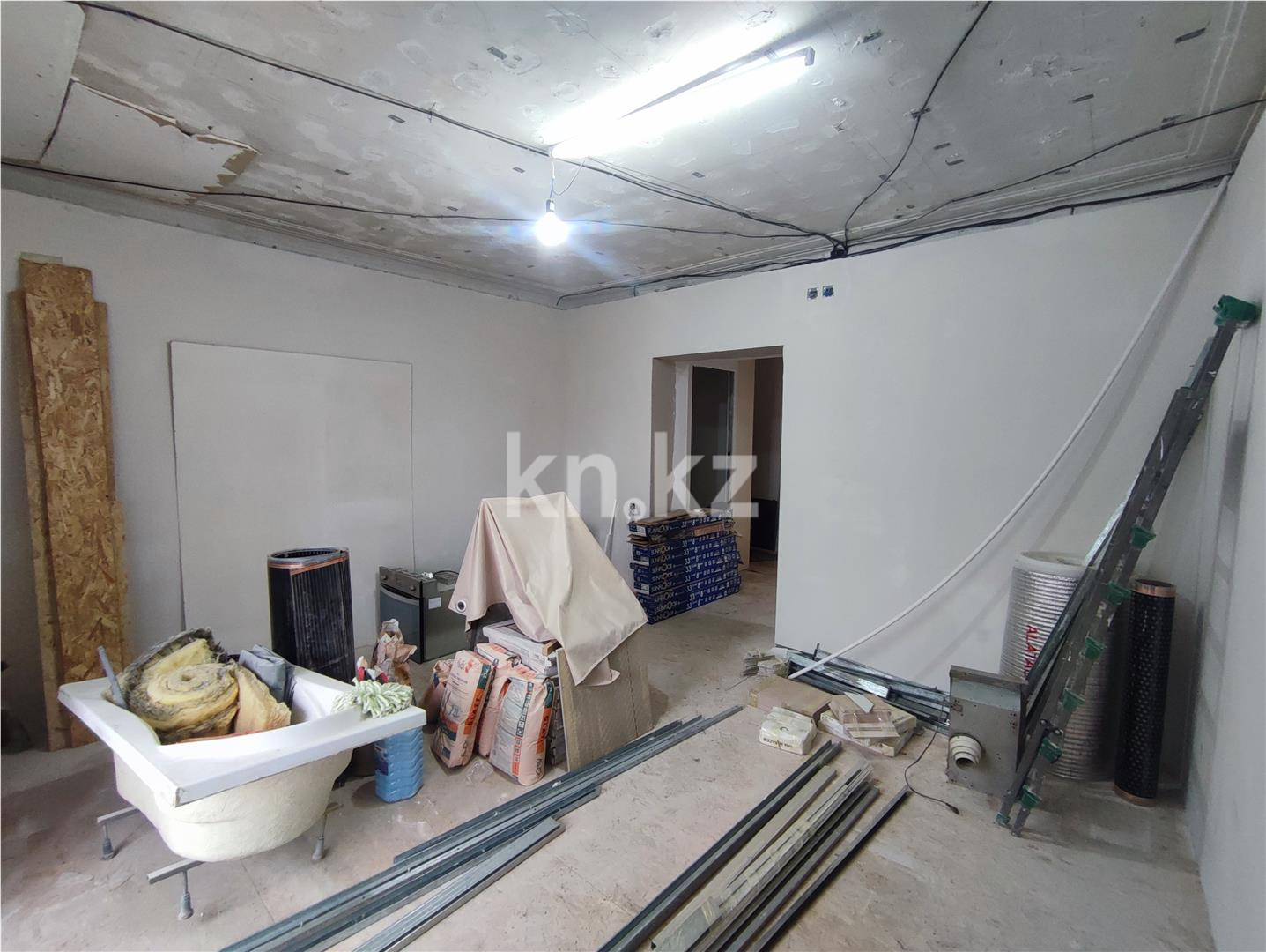 Продажа 2-комнатной квартиры, 59 м², ул. Мустафина в Караганде - фото 2