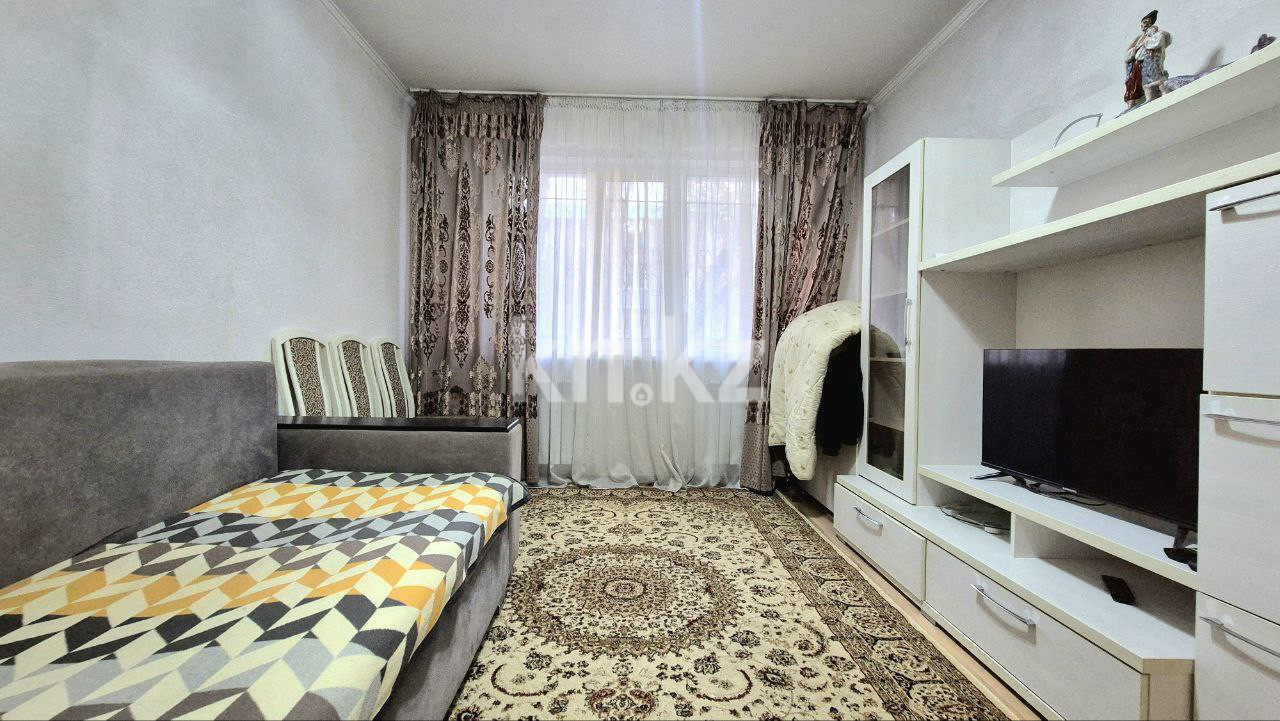 Продажа 3-комнатной квартиры, 57.5 м², 2 мкр., дом  36 в Алматы - фото 2