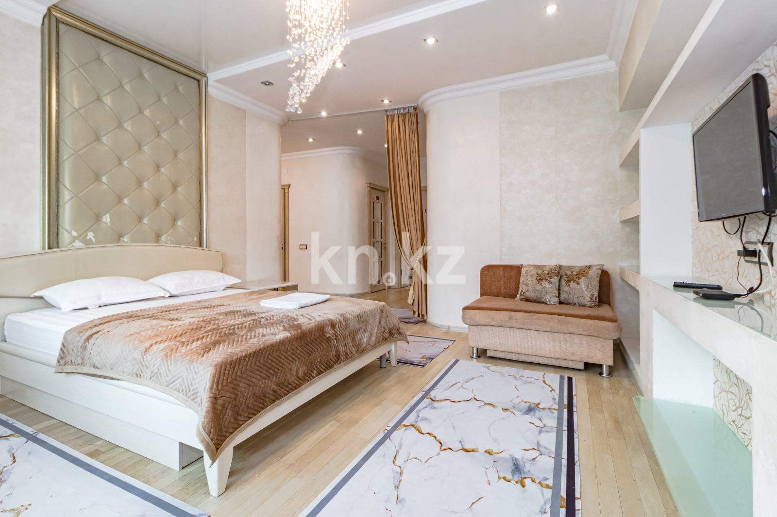 Аренда 4-комнатной квартиры посуточно, 156 м², ул. Достык, дом  5 в Астане - фото 8