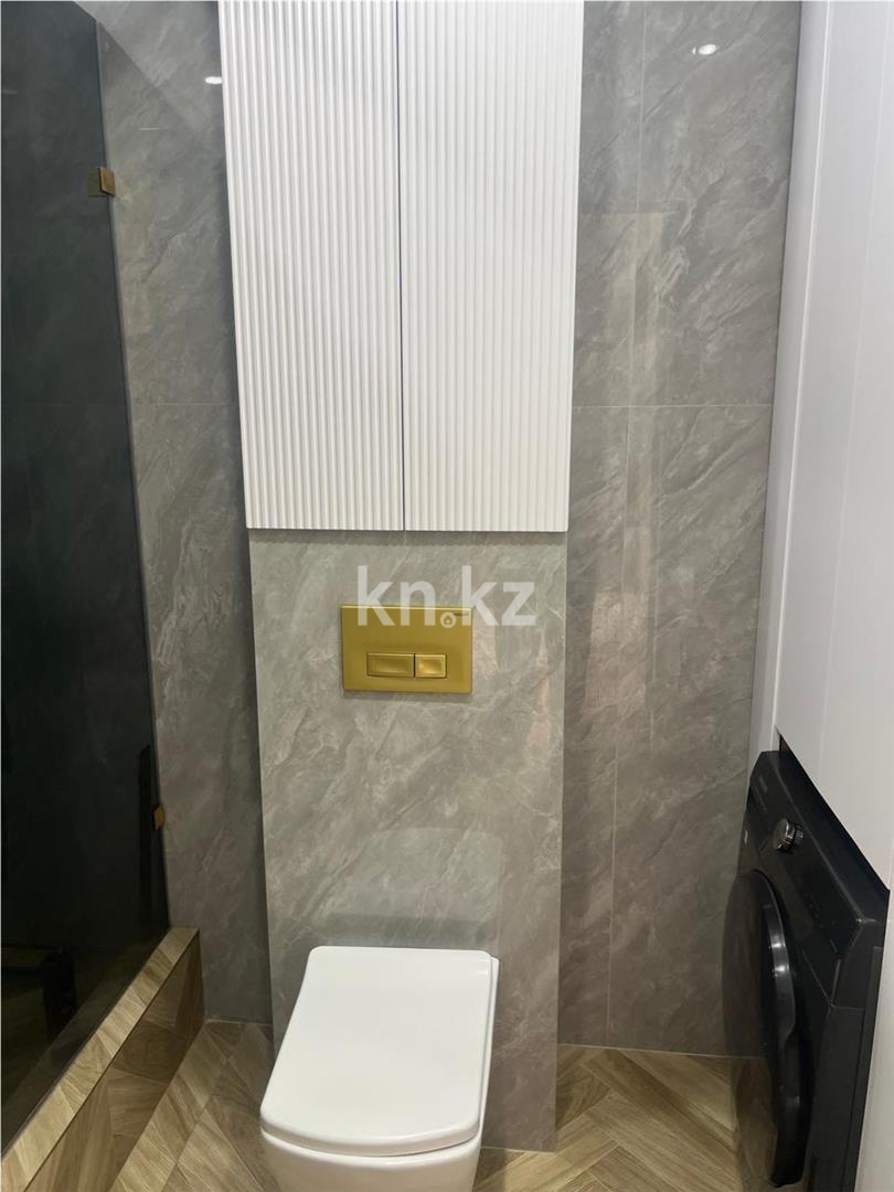 Продажа 3-комнатной квартиры, 75 м², ул. Муканова в Караганде - фото 10