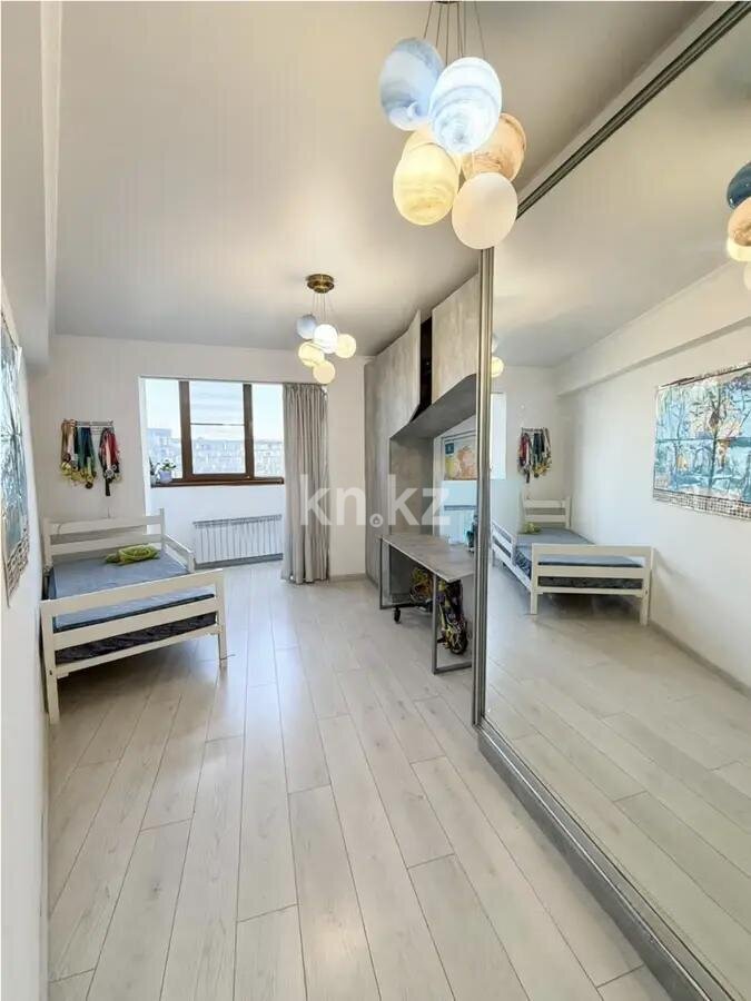 Продажа 4-комнатной квартиры, 118.7 м² в Алматы - фото 3