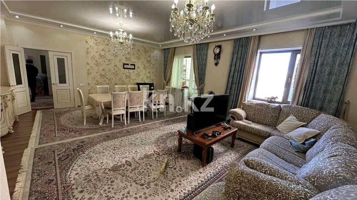 Продажа 4-комнатной квартиры, 170 м² в Астане