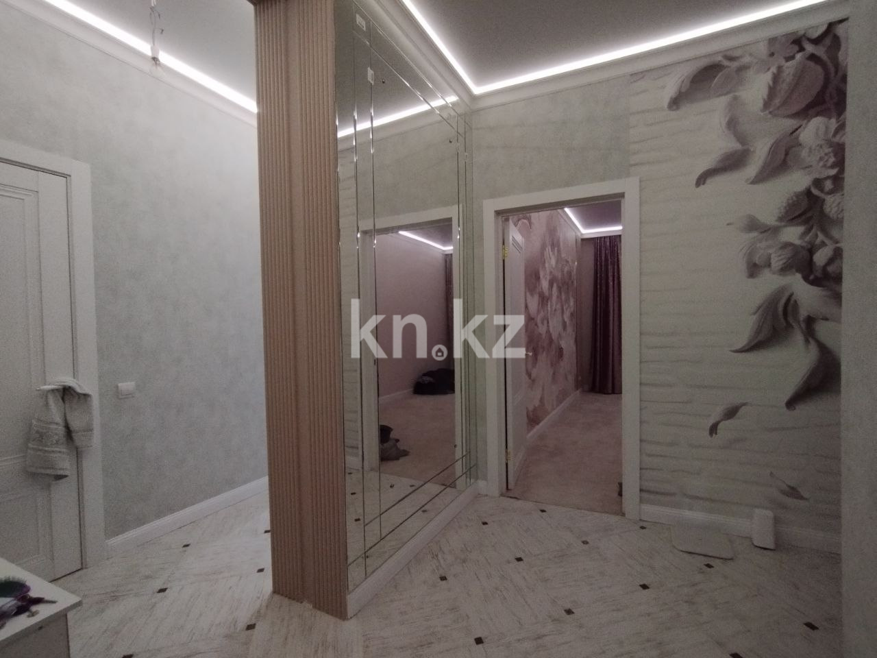 Продажа 2-комнатной квартиры, 72.3 м², ул. Алии Молдагуловой в Уральске - фото 6