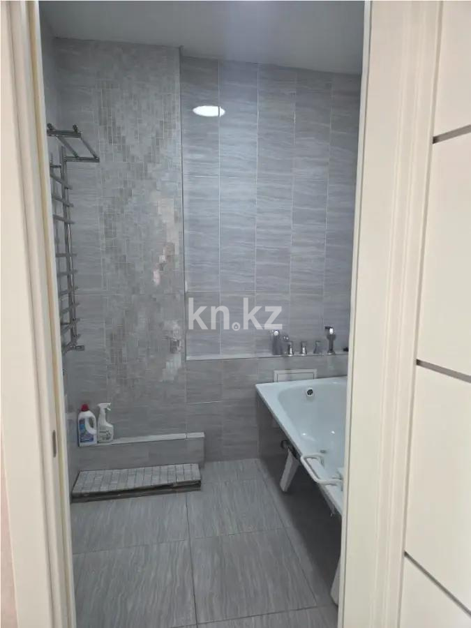 Продажа 3-комнатной квартиры, 70 м², ул. Байтурсынова, дом  31 в Астане - фото 4